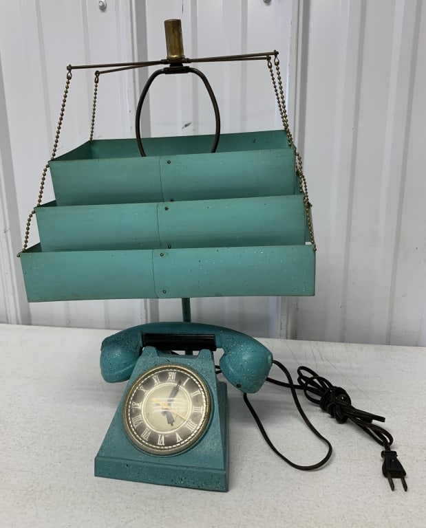 Trea Boye clock/lamp/lighter in shape of phone