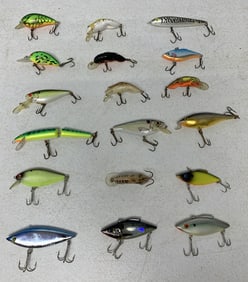 18 fishing lures (Rapala, Cordell, Rebel, etc.)
