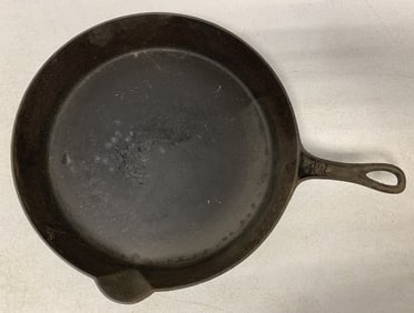 #12 cast iron pot marked PITTS PA