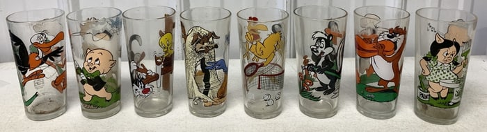 8 Warner Bros. 1976 Pepsi character glasses