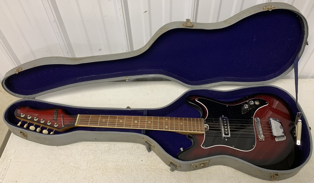 Heit deluxe guitar in case (1 of 11)