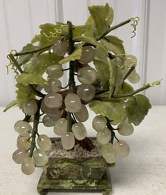 Chinese jade stone grapevine