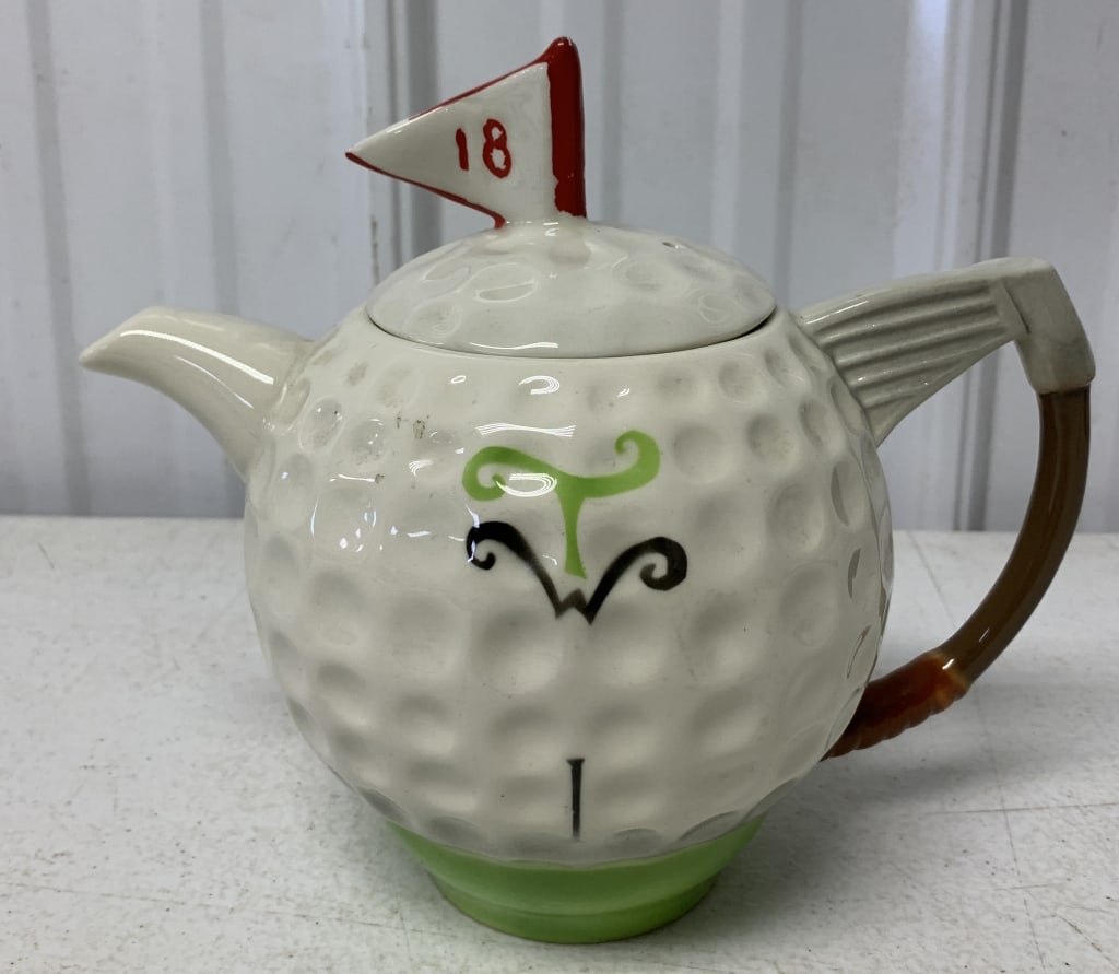 Tony Wood Staffordshire Golf theme teapot (1 of 7)