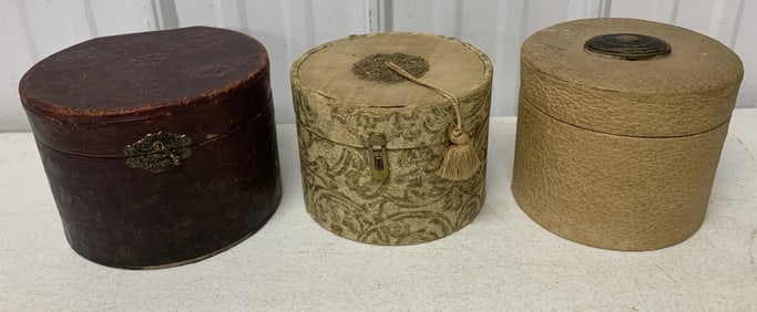 3 Victorian collar boxes; 1 w/ collar and buttons