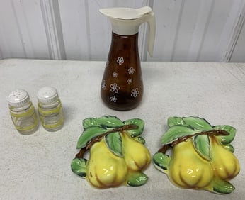 syrup, S&P shakers , pear wall pockets