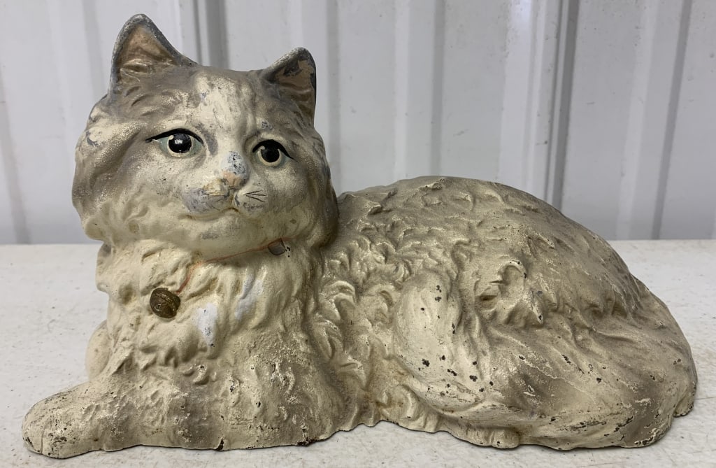 cast iron cat doorstop marked Hubley (1 of 7)