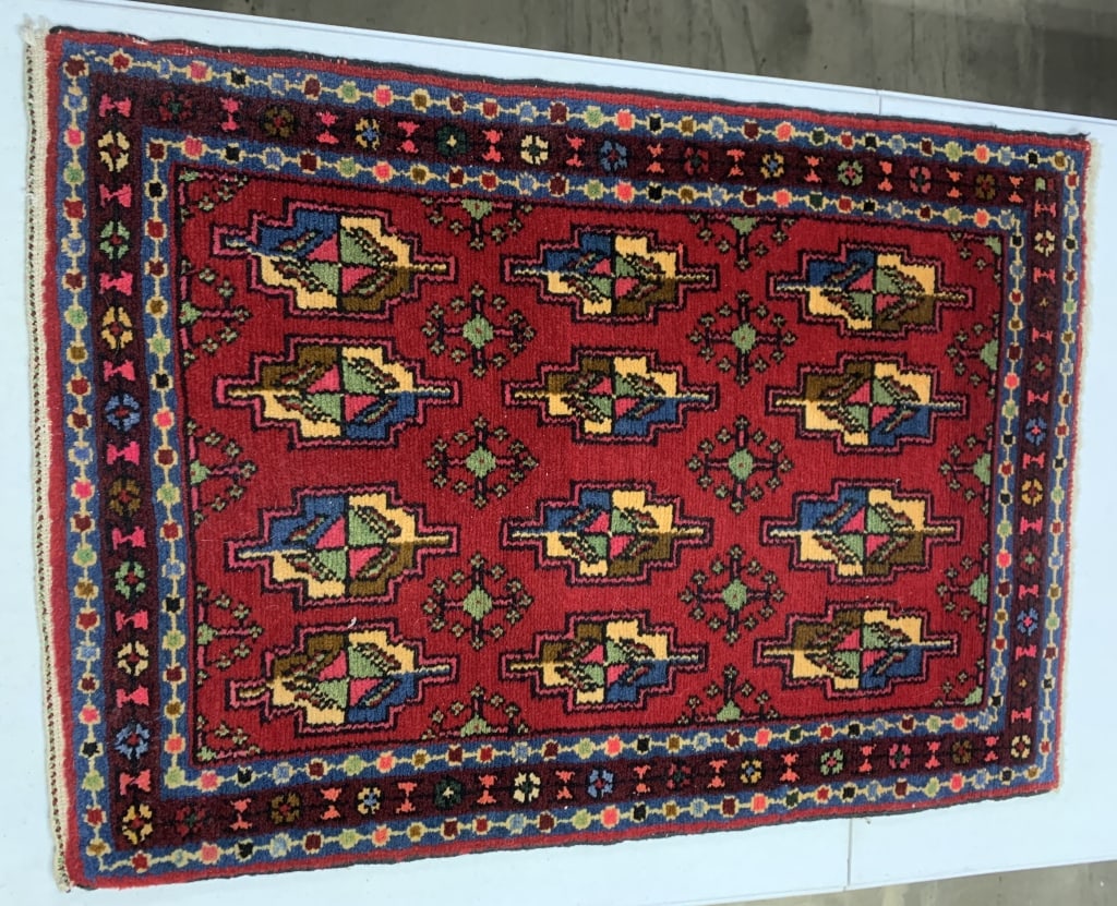 small oriental rug (1 of 7)