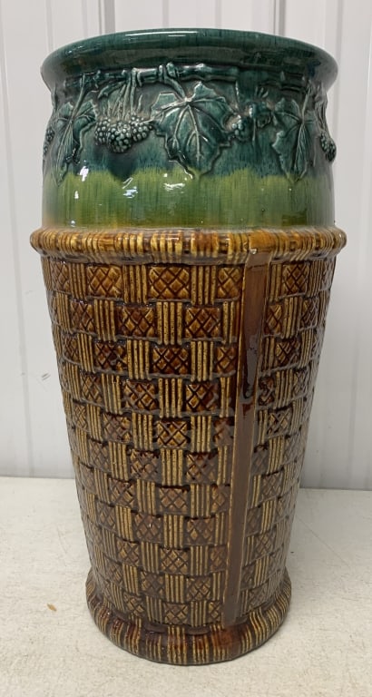 basket weave umbrella stand (1 of 8)