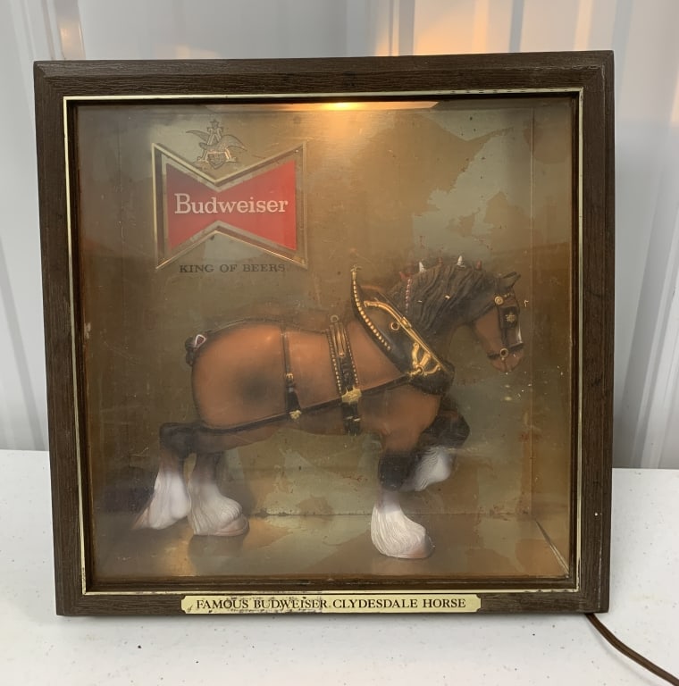 Budweiser Clydesdale light (1 of 7)