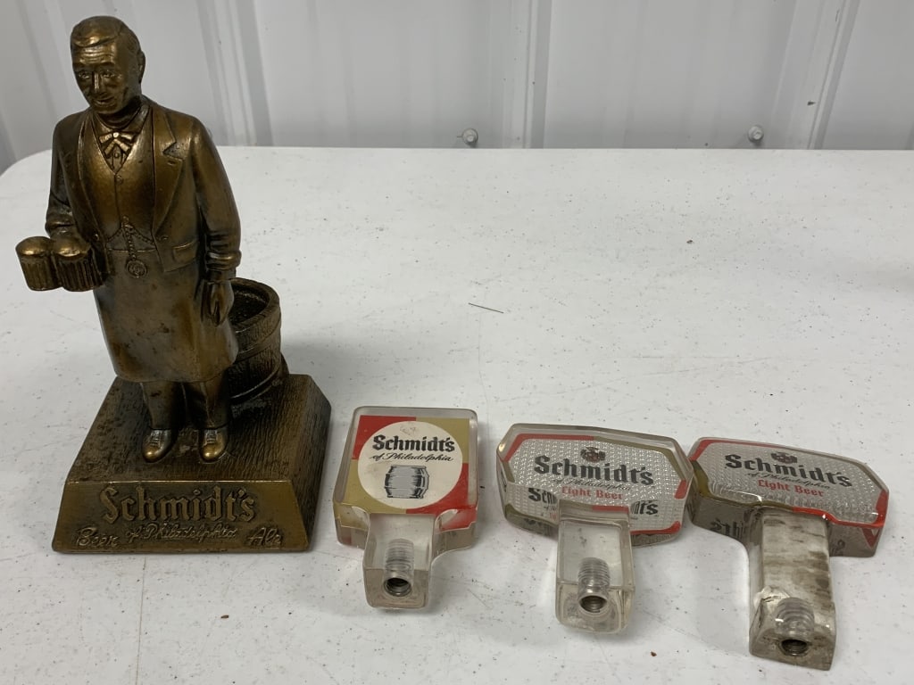 Schmidt's bottle holder display + 3 tap handles: all items have wear, one tap handle has crack