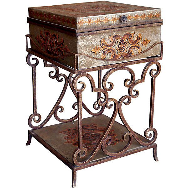 Grandana Trunk Table (1 of 1)