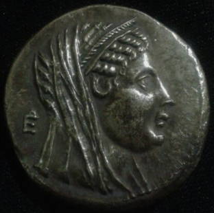 DECADRACHM Ptolemy II, circa 252-246 BC. KINGS of EGYPT: PTOLEMAIC KINGS of EGYPT. Arsinoe II Philadelphos. Died 270/268 BC. AR Dekadrachm (33mm, 34.32 g, 12h). Alexandreia mint. Struck under Ptolemy II, circa 253/2-246 BC. Head right, veiled and wearing st