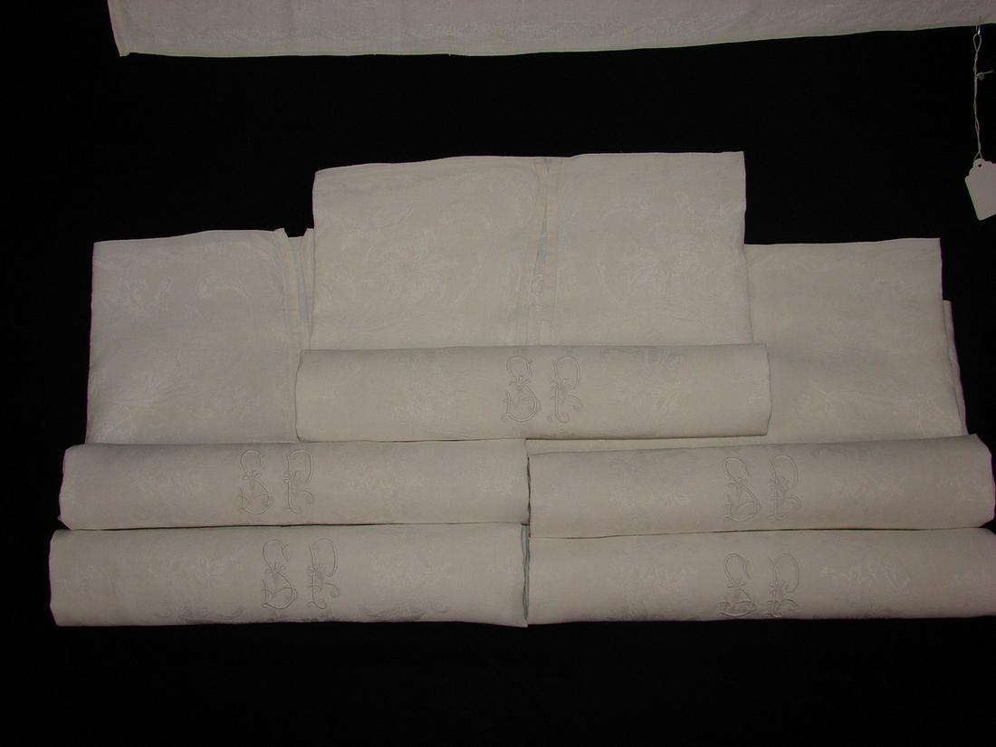 Set of 6 Vintage French Linen Damask Serviettes with: 31" x 25"