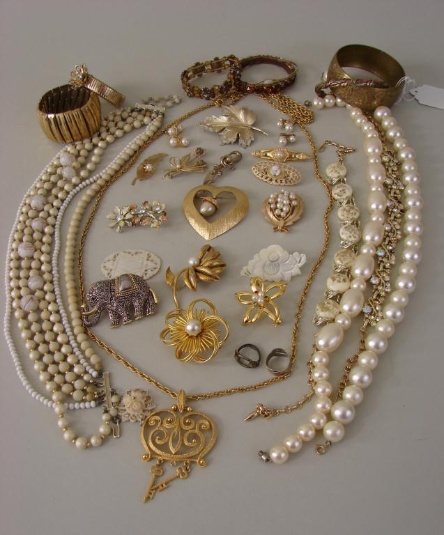 VTG Costume Jewelry Lot in Golds and White (1 of 10)