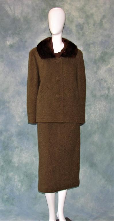 Vintage Green Wool 2 Piece Suit w/ Fur Collar (1 of 8)