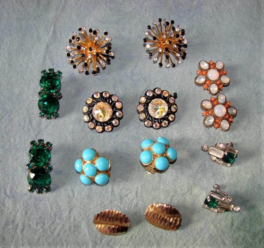 7 Pairs of Vintage Costume Earrings (1 of 2)