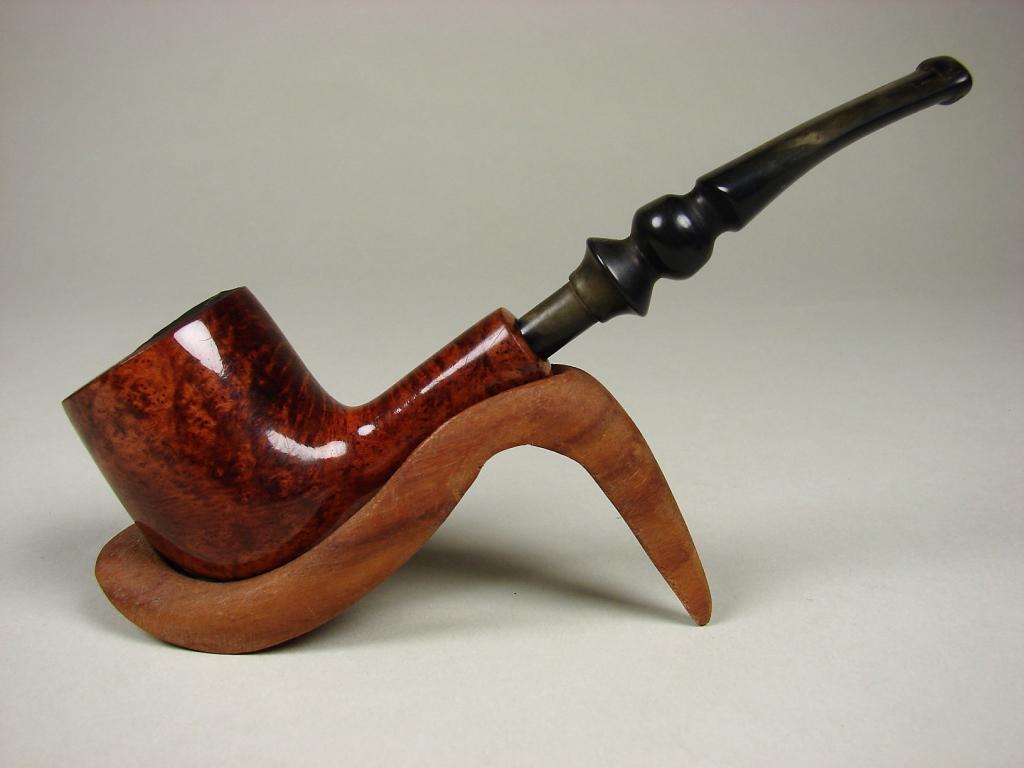 Handmade By Erik Nording Estate Pipe: Stamped Handmade by Erik Nording, Danish billiard, outstanding contrast stain, original stem
