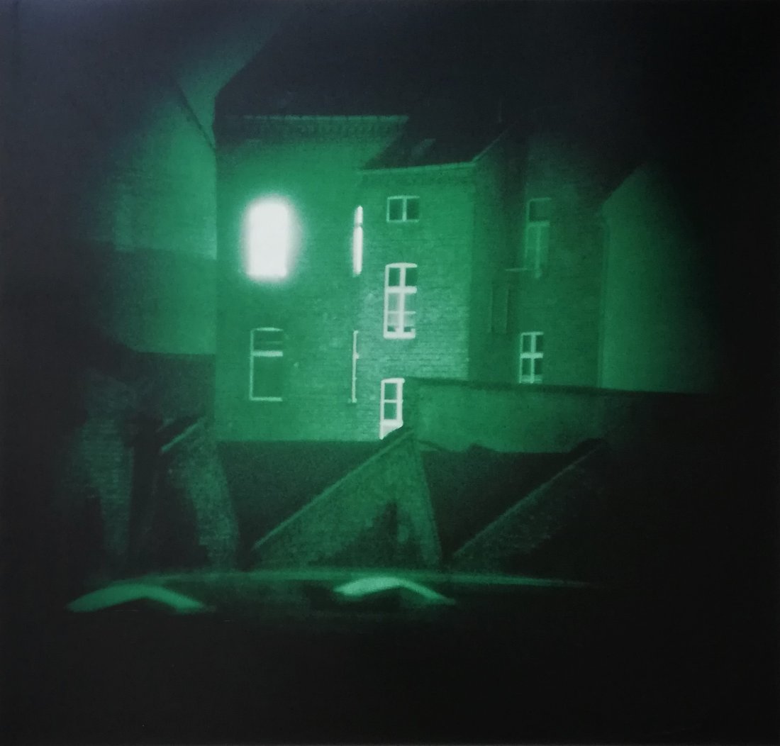 Thomas RUFF (1958) 托马斯·鲁: LOT 103095 -- Thomas RUFF (1958) -- Description : Nacht series, 1993 -- Medium : Chromogenic print -- Dimensions : 71 x 74 cm -- Signature : Signed verso edt. 45 -- Estimate : 1200 -1600 Euro