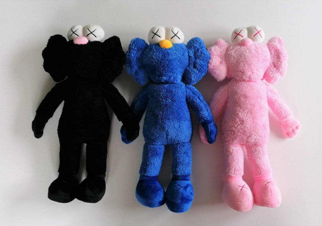 KAWS  (1974- *) (1 of 2)