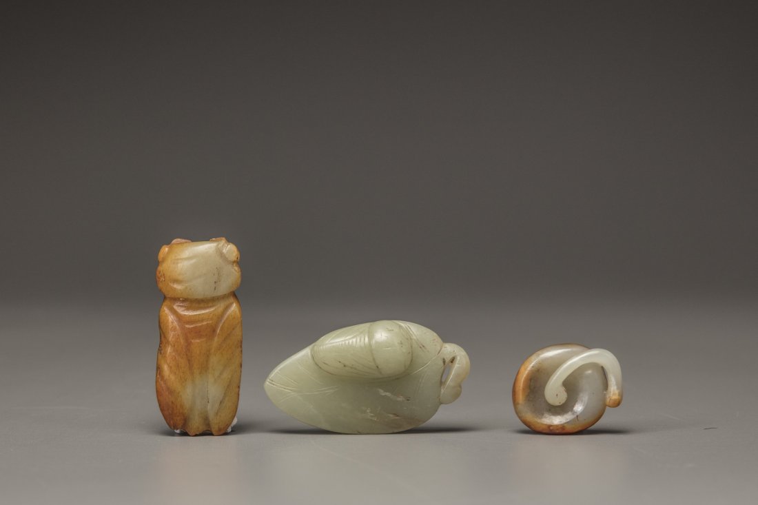 Three Chinese jade carvings (1 of 8)