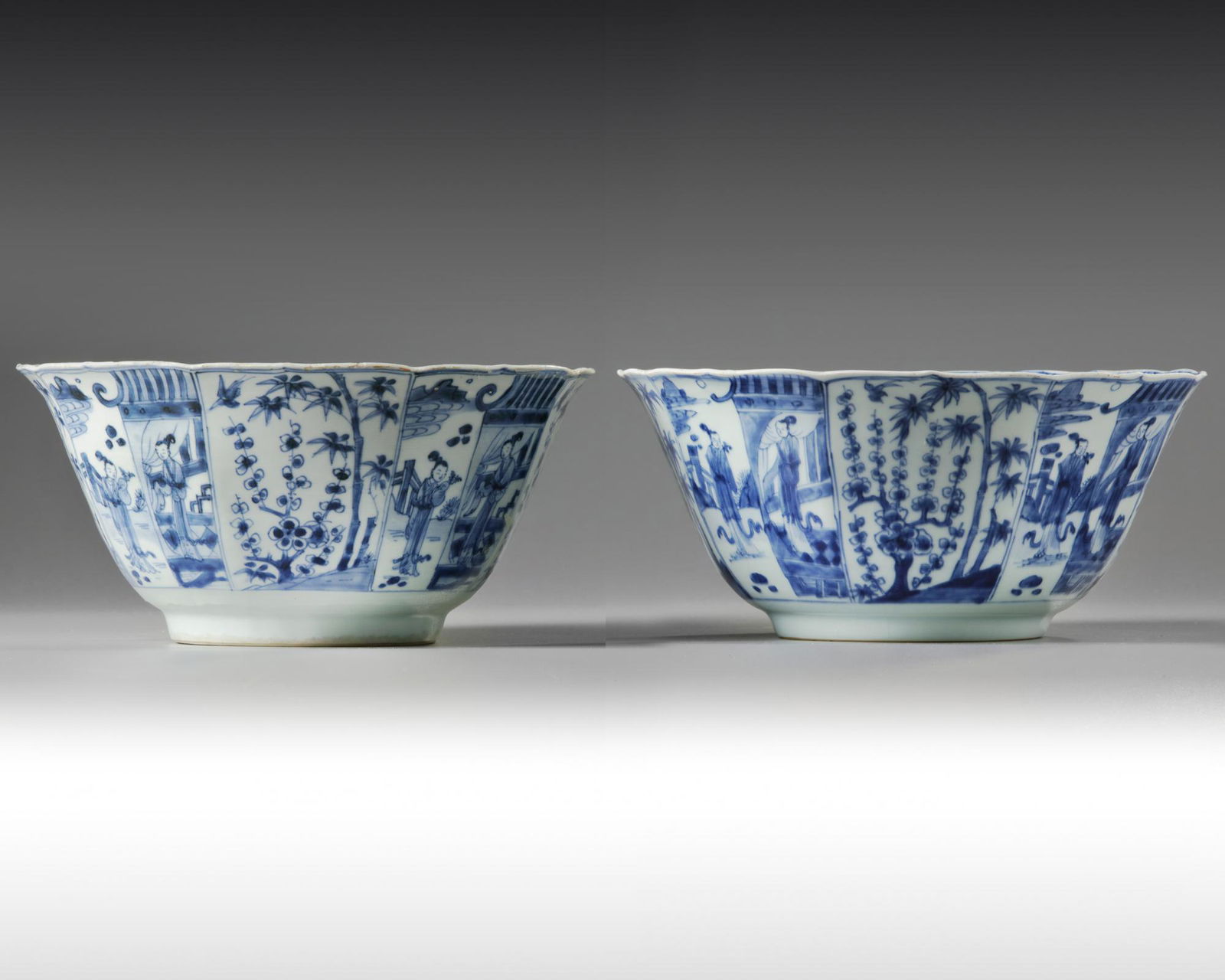 A pair of Chinese blue and white foliate-rimmed bowls (1 of 9)