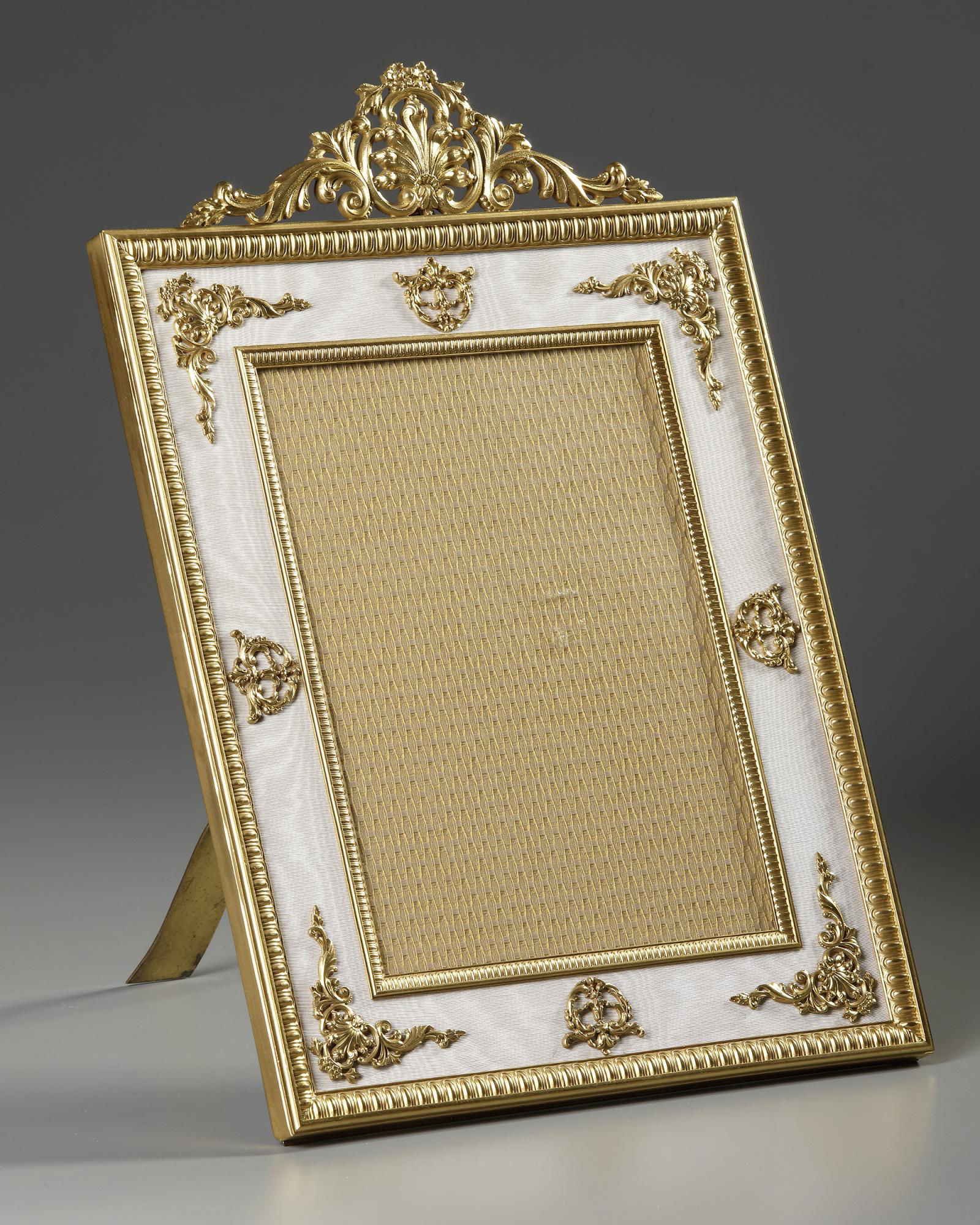 A FRENCH LOUIS XV STYLE FRAME, 2OTH CENTURY (1 of 2)