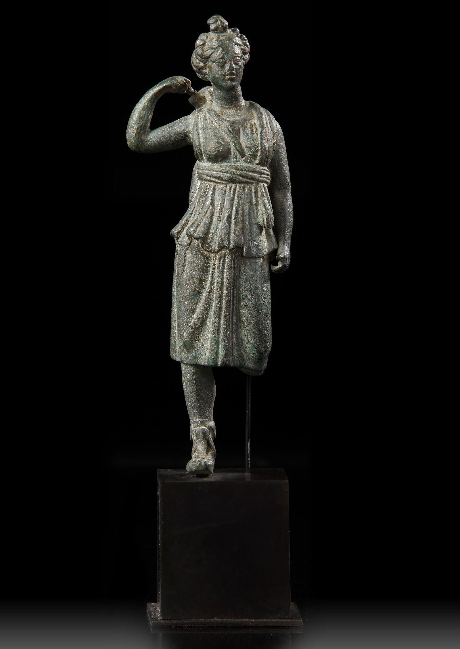 A ROMAN BRONZE STATUETTE OF DIANA, CIRCA 1ST-2ND CENTURY A.D. (1 of 4)