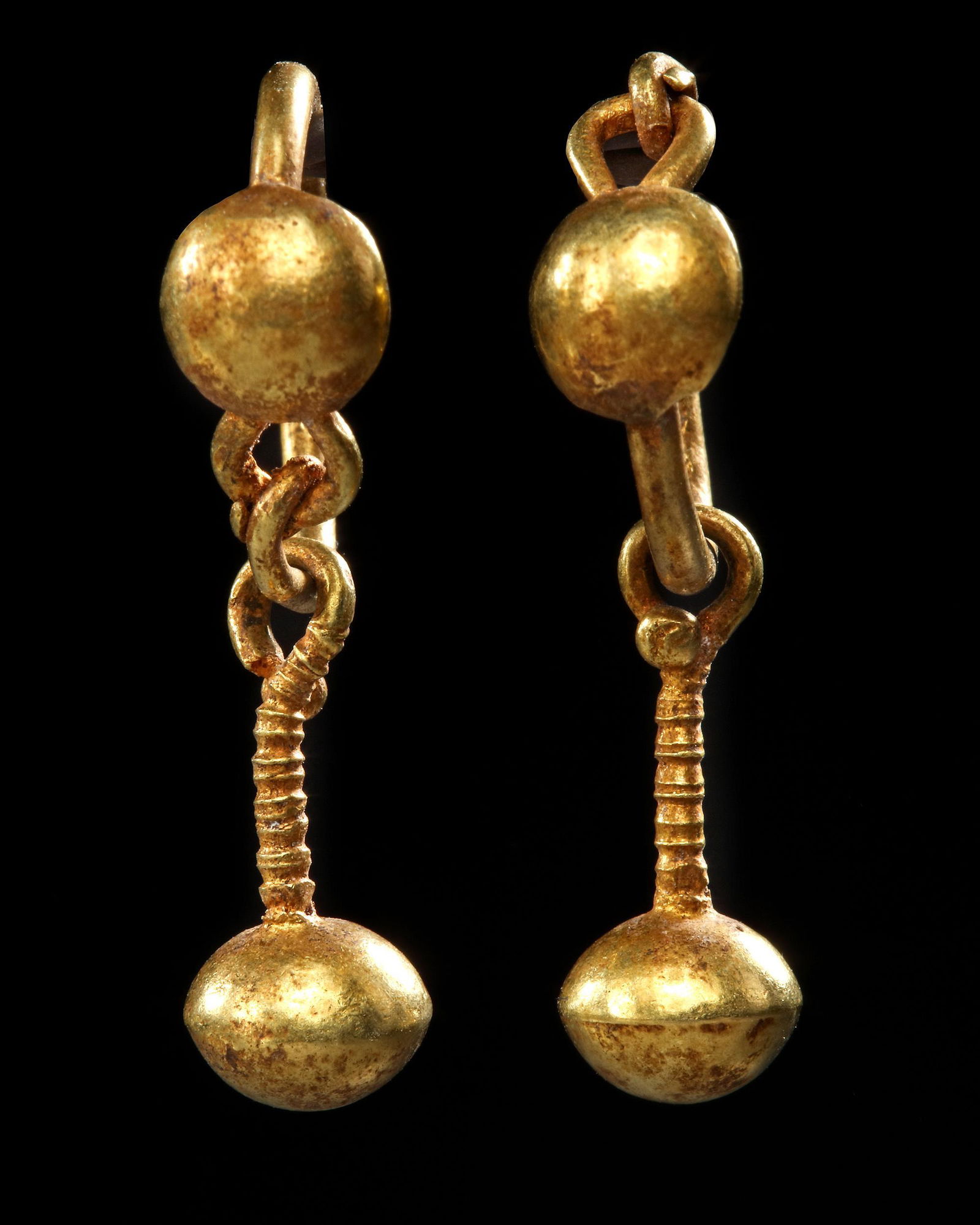 A PAIR OF ROMAN GOLD EARRINGS, CIRCA 1ST CENTURY A.D. (1 of 2)