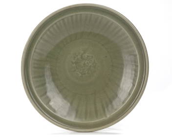 A CHINESE LONGQUAN CELADON DISH, MING DYNASTY (1368-1644) (1 of 2)
