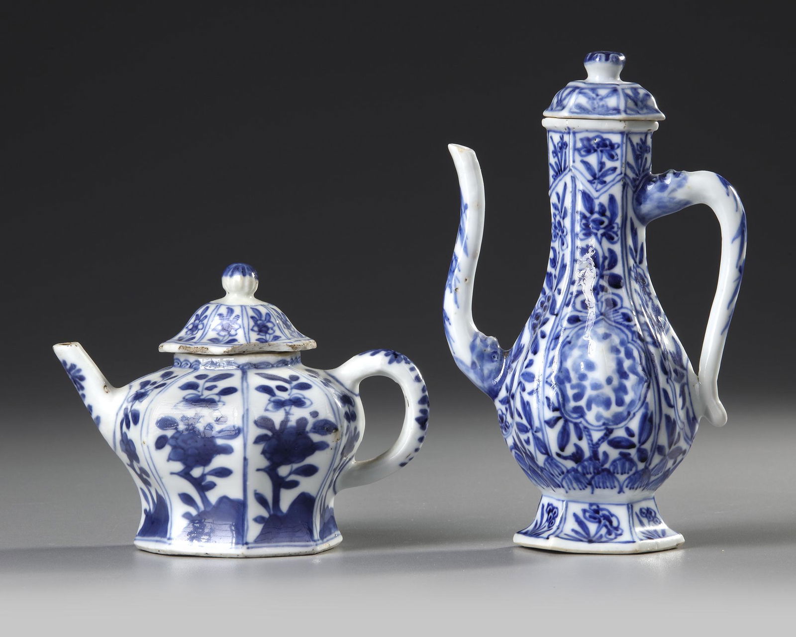 TWO CHINESE BLUE AND WHITE TEAPOTS, KANGXI PERIOD (1 of 3)