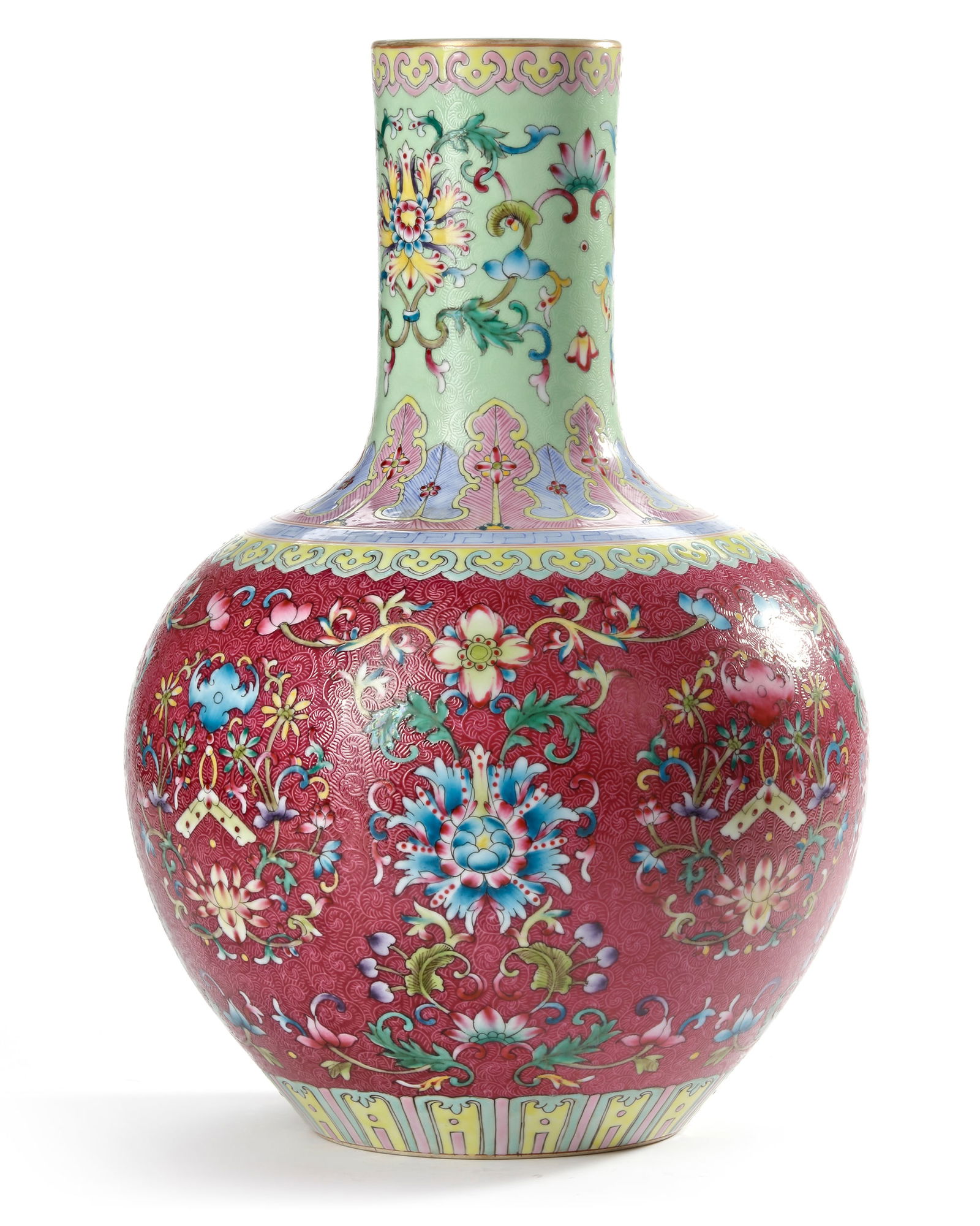 A CHINESE FAMILLE ROSE BOTTLE  VASE, 19TH-20TH CENTURY (1 of 4)