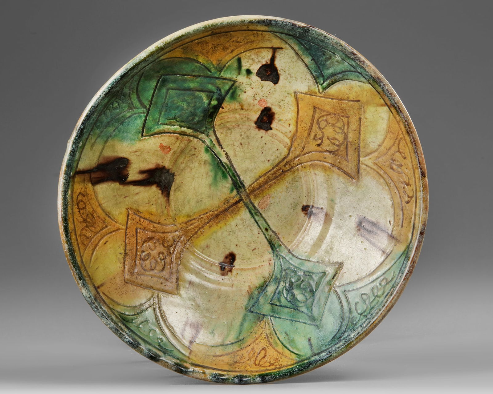 A PERSIAN SGRAFFITO SPLASHWARE POTTERY BOWL, PERSIA 10TH CENTURY (1 of 4)