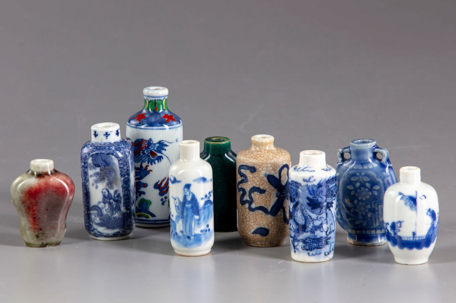 NINE CHINESE PORCELAIN SNUFF BOTTLES,19TH CENTURY (1 of 3)