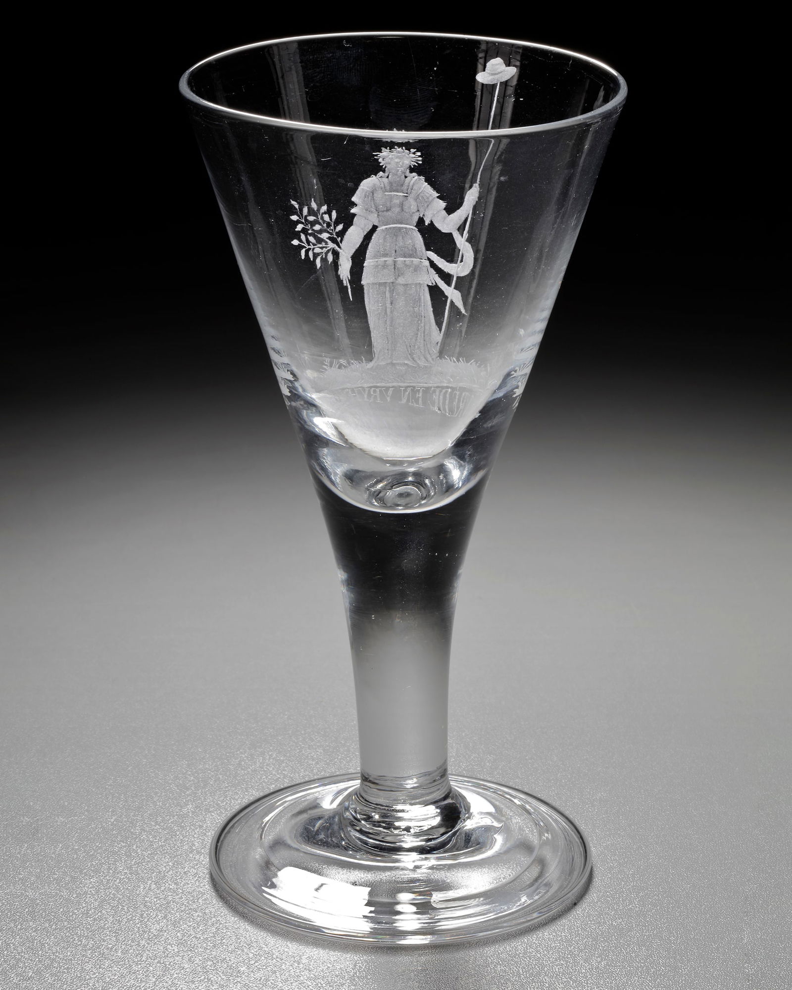 A DUTCH 18TH CENTURY CRYSTAL ENGRAVED DRINKING GLASS, ALLEGORY OF LIBERTY, 'VREDE EN VRYHEYD' (1 of 3)