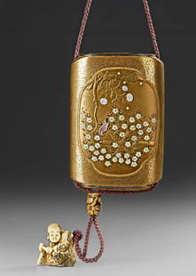 A JAPANESE SHIBAYAMA INLAY INRO WITH NETSUKE IN WOODEN BOX, MEIJI PERIOD (1868-1912): A Shibayama inro with four cases fitting in a makie-lacquered enclosed box, the case plain gold lacquered with sprinkled gold (nashiji) inside, the box with scattered gold flakes (hirame) and a gold l