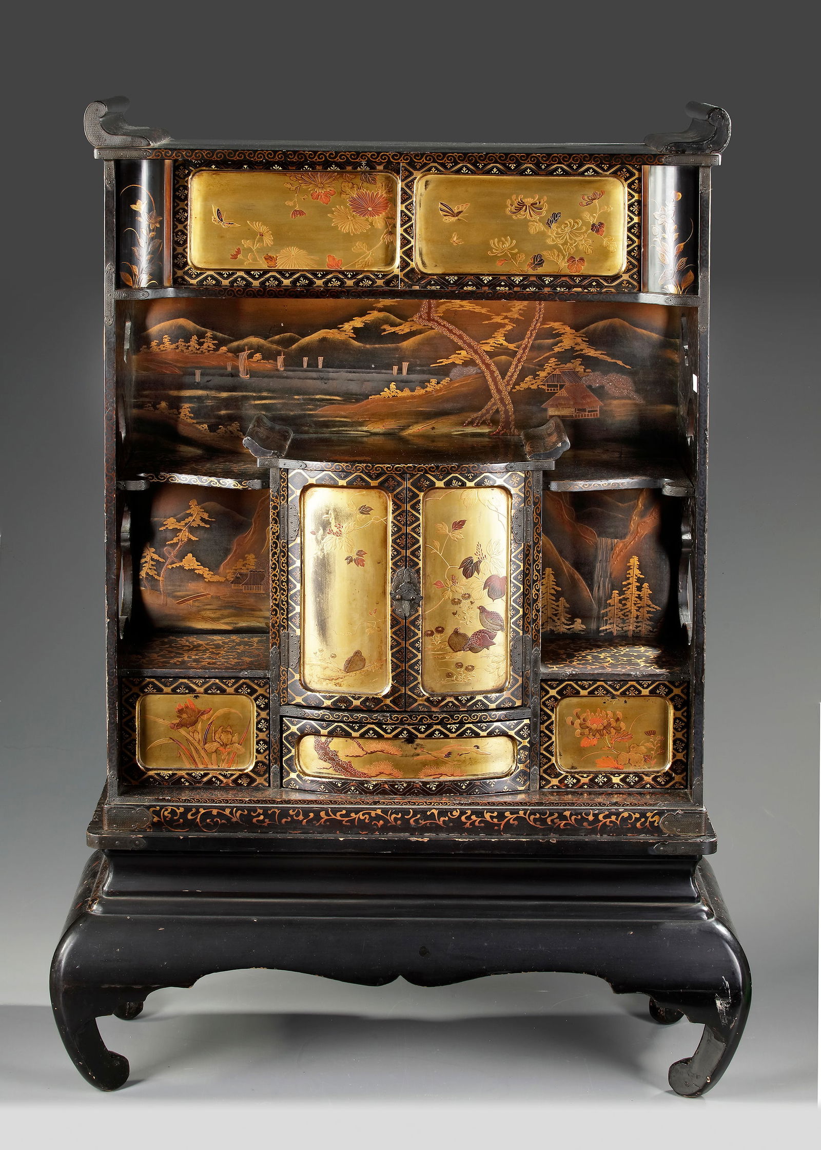 A JAPANESE LACQUERED KAZARI DANSU DISPLAY CABINET, LATE EDO PERIOD (1 of 5)