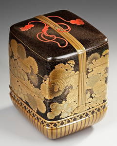A JAPANESE GOLD LACQUERED BENTO BOX — CHRYSANTHEMUM ELEGANCE IN BAMBOO BASKET, MEIJI PERIOD