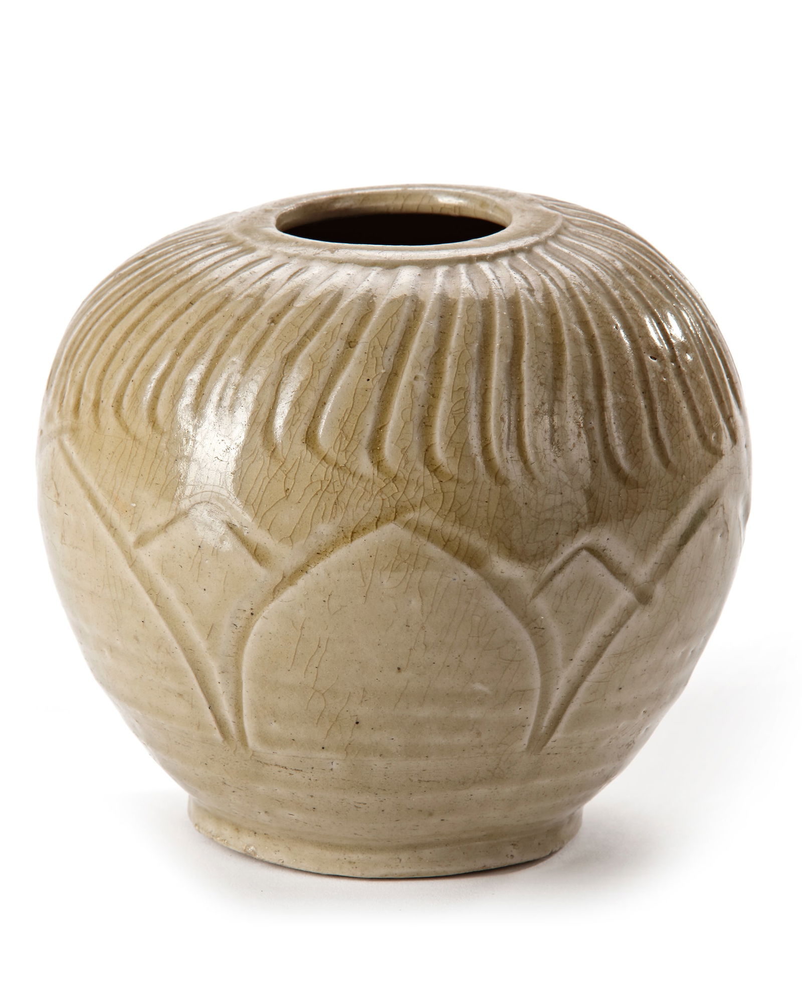 A CHINESE YUE CELADON JAR, FIVE DYNASTIES (907-960) (1 of 4)