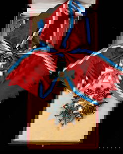 LUXEMBOURG - ORDER OF MERIT OF THE GRAND DUCHY OF LUXEMBOURG - GRAND OFFICER’S SET: Grand Officer’s Cross made of non-ferrous metal, gold-plated and enamelled, attached to a neck ribbon.Breast Star crafted from non-ferrous metal, silver-plated, partially gold-plated and enamelled,