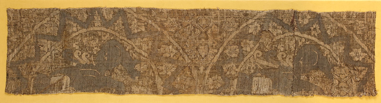 A RARE SELJUK WOVEN METAL THREAD BROCADE PANEL DEPICTING SPHINXES,  PERSIA, 11TH-12TH CENTURY (1 of 1)