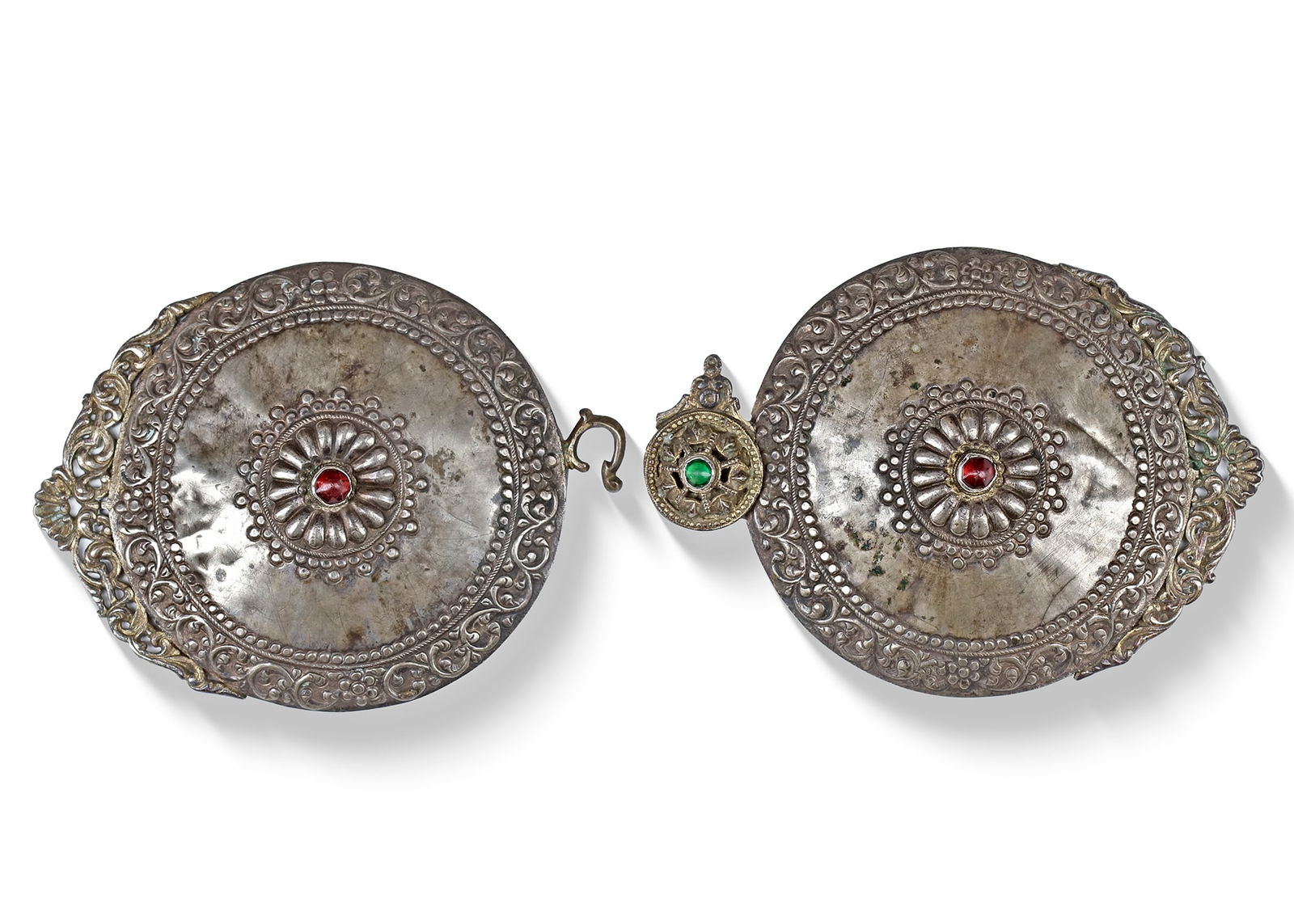 AN OTTOMAN SILVER BELT BUCKLE, 19TH CENTURY (1 of 2)