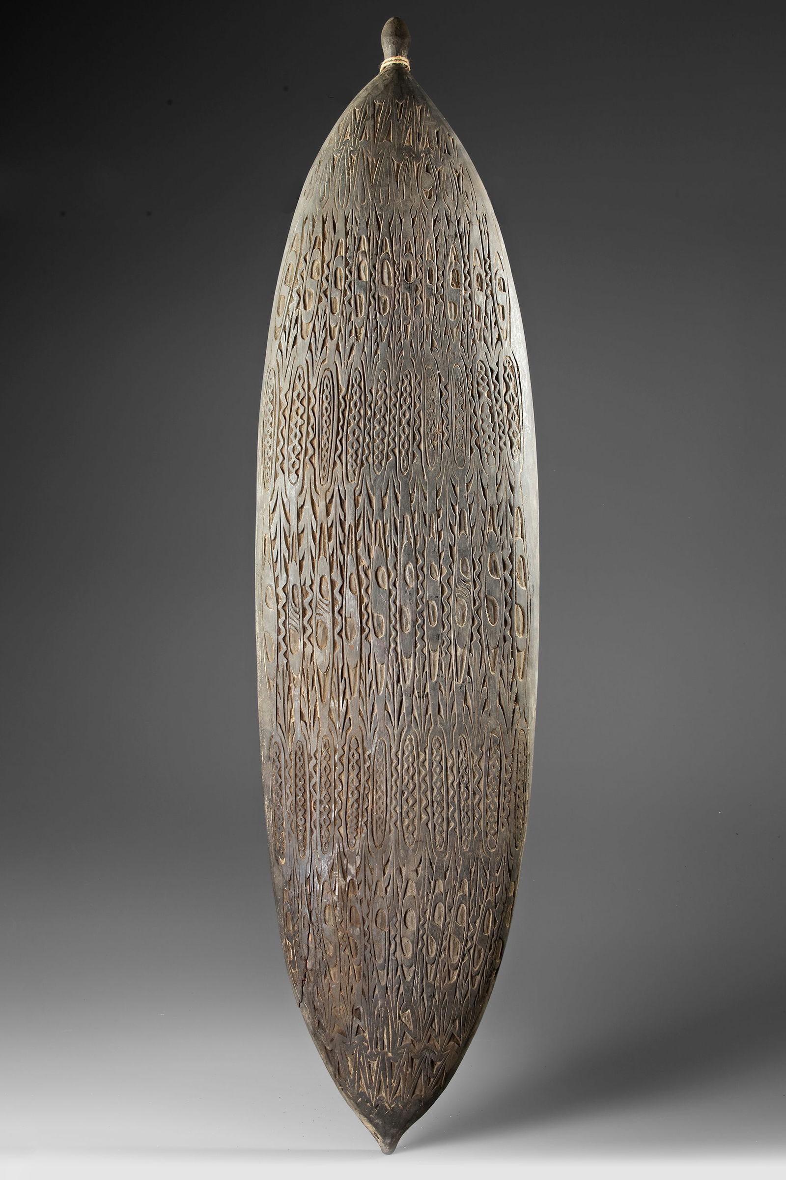 Large Sentani village feastbowl. Collected by Jac Hoogerbrugge in 1961: Large Sentani village feastbowl. Collected by Jac Hoogerbrugge in 1961. Bowls/food platters like this were not private property, but belonged tot he clan or the village to be used in feasts. See the d