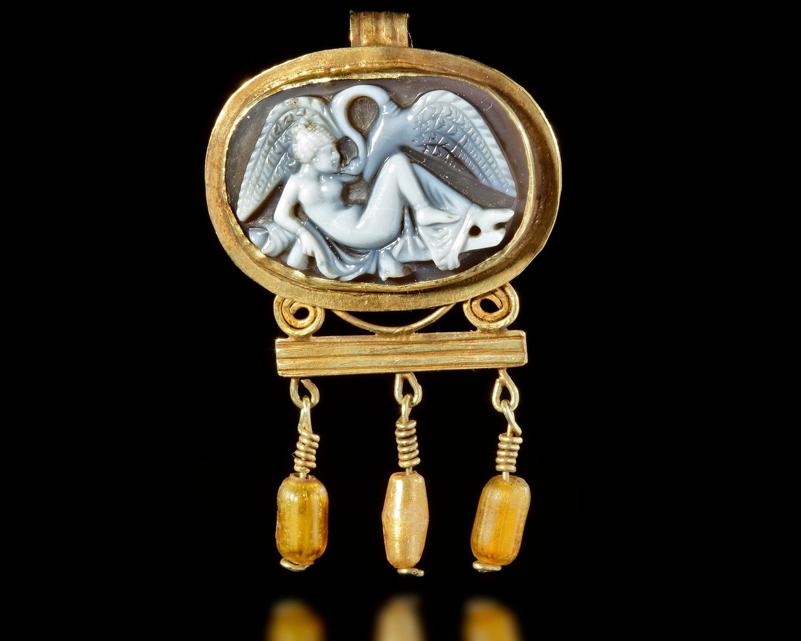 A ROMAN AGATE CAMEO OF LEDA AND THE SWAN, 2ND-3RD CENTURY AD (1 of 3)