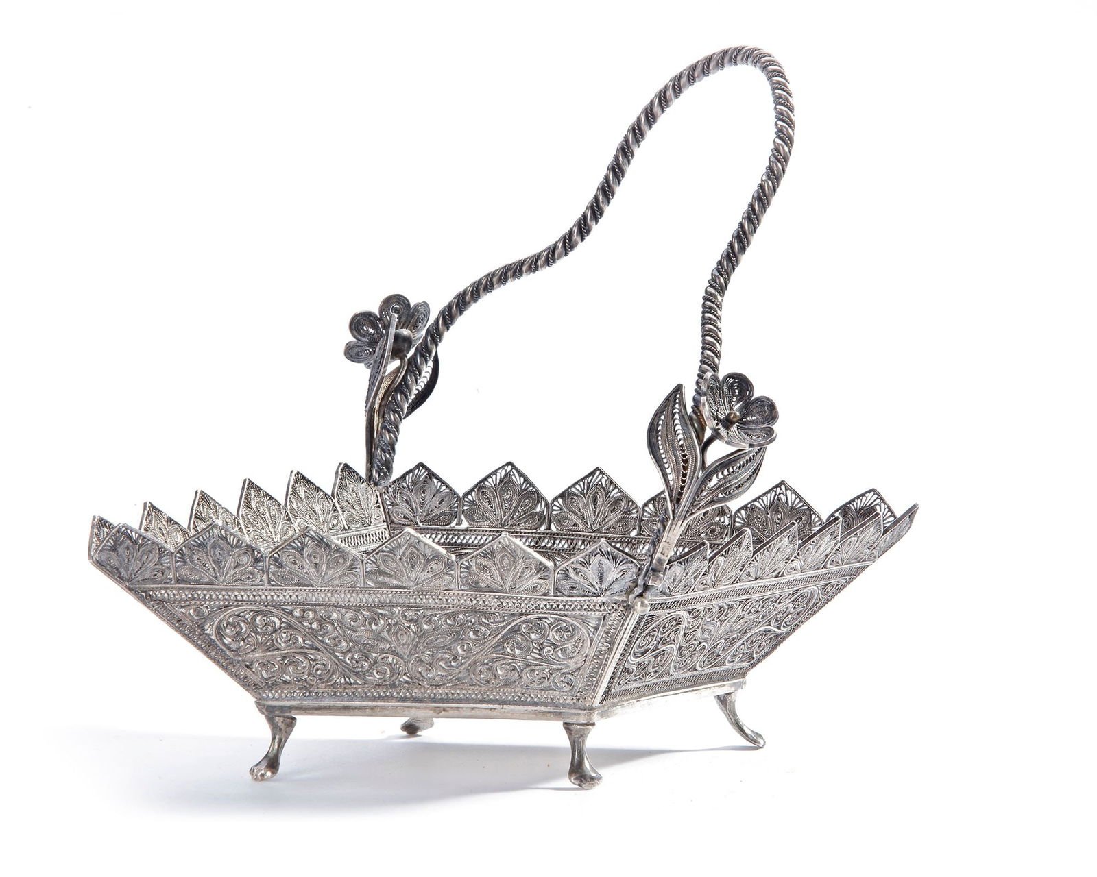 AN OTTOMAN SILVER FILIGREE BASKET, 19TH CENTURY (1 of 3)