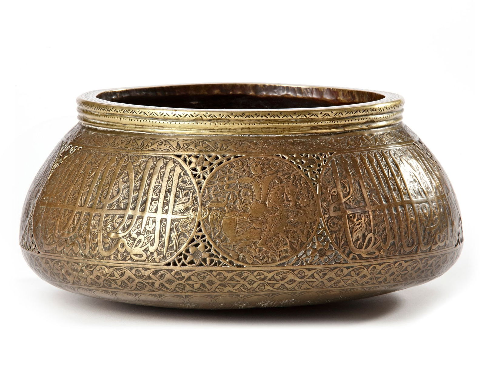A PERSIAN BRASS BOWL, ZAND DYNASTY, 18TH-19TH CENTURY (1 of 4)