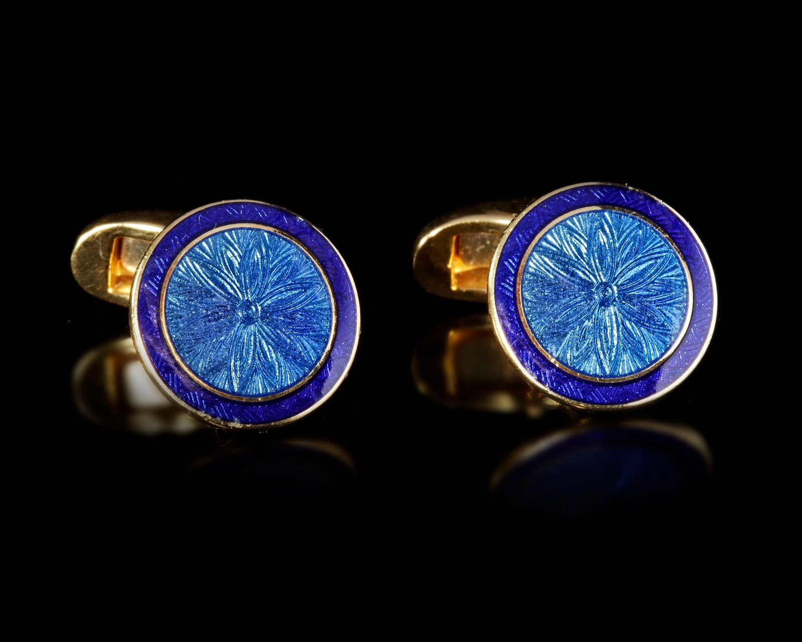 A PAIR OF CUFFLINKS, FABERGE, GOLD, LIMITED EDITION: A PAIR OF CUFFLINKS, ENAMELED, FABERGE, GOLD, LIMITED EDITION