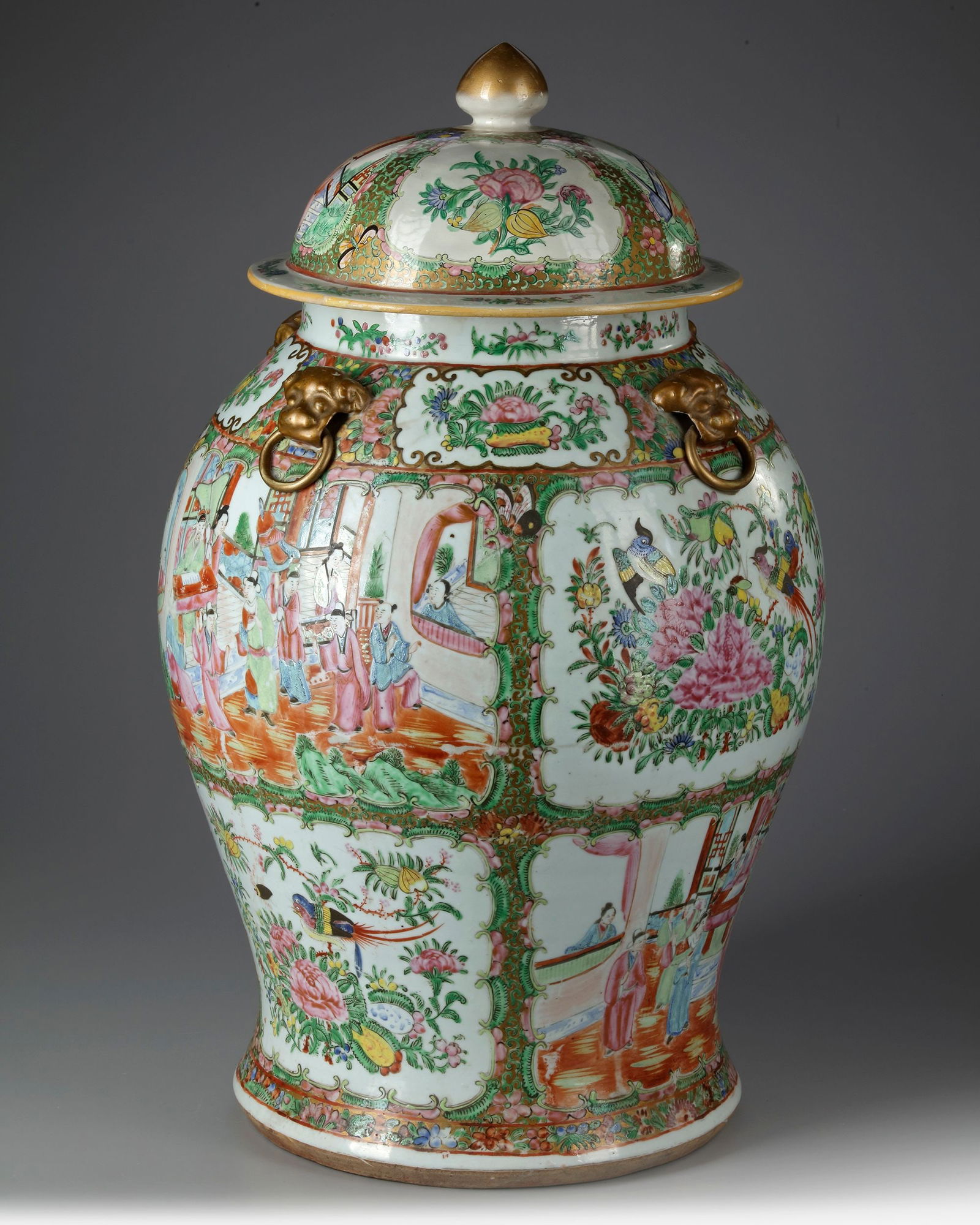 A CHINESE FAMILLE ROSE CANTON VASE WITH COVER, 19TH CENTURY (1 of 3)