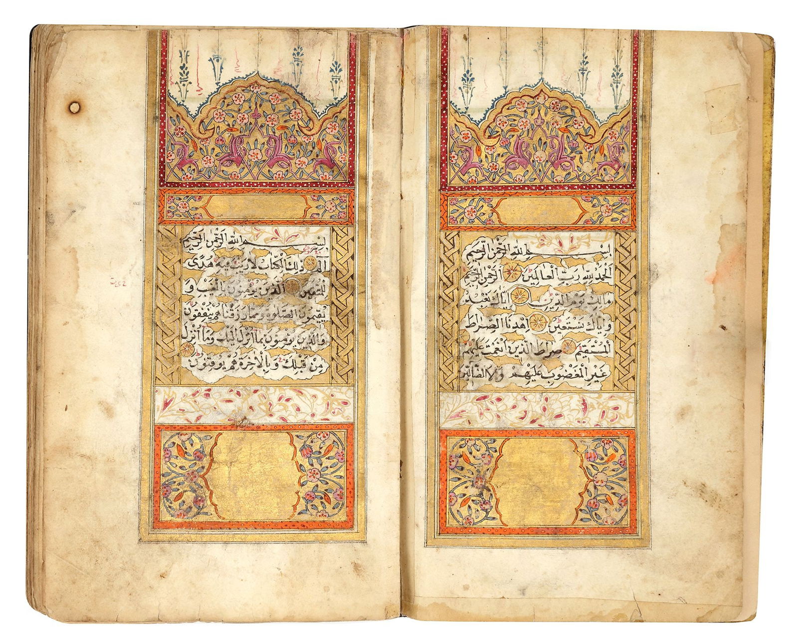 A FINE ILLUMINATED OTTOMAN QURAN, TURKEY, LATE 18TH CENTURY (1 of 4)