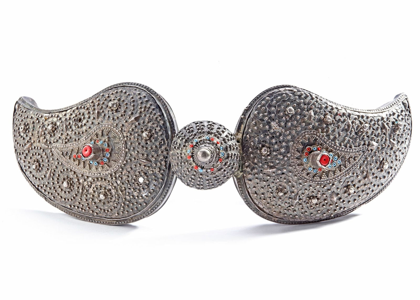 A KURDISH SILVER BUCKLE, NORTHERN IRAQ, EARLY 20TH CENTURY (1 of 3)