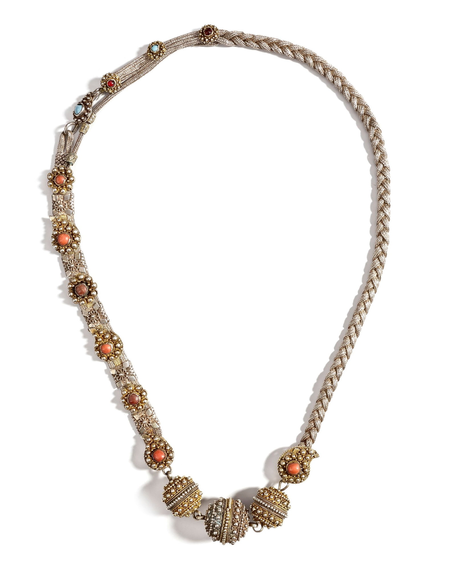 A CAUCASIAN SILVER NECKLACE, 19TH CENTURY (1 of 2)